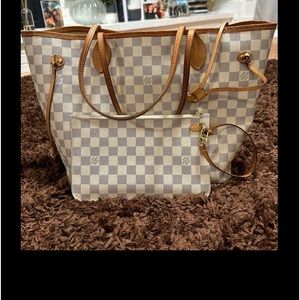 Louis Vuitton Damier Azur Neverfull MM bag with pochette, dust bag and box.